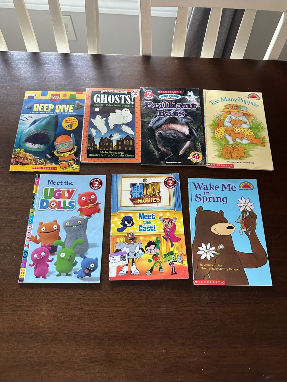 Scholastic Kids Book Set - Blue, Yellow, Red, Green, Pink, Brown Covers